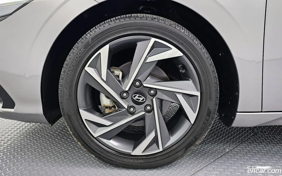 Hyundai Avante CN7 1.6 2023 — миниатюра 2