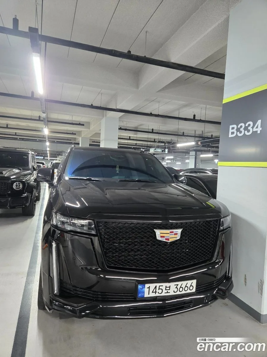 Cadillac Escalade 6.2 ESV 2023 — фото 1, купить с доставкой в Москву