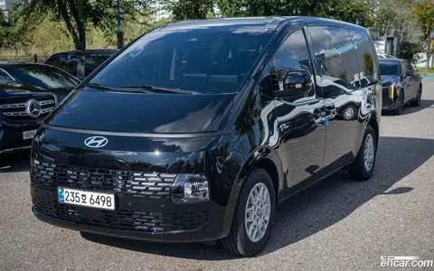 Hyundai Staria 2025 buy in Moscow