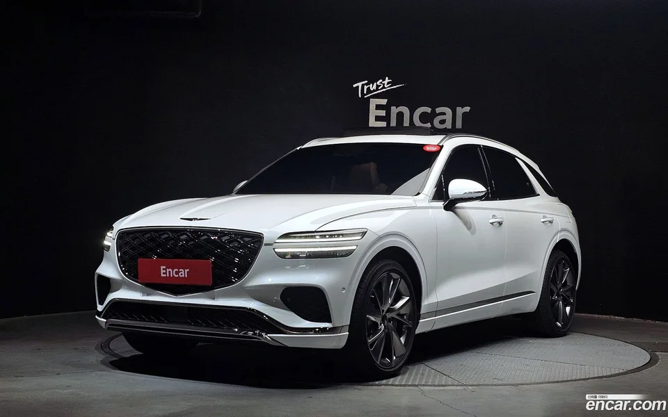 Genesis GV70 2.5T 2WD 2024 — фото 1, купить с доставкой в Москву