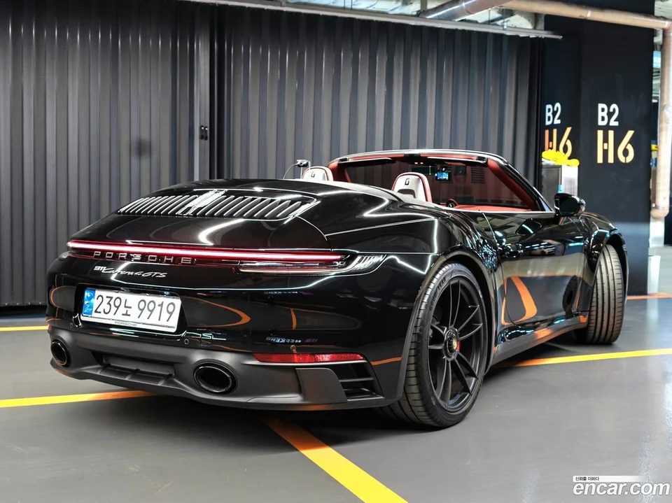 Porsche 911 (992) 4 GTS 2024 — миниатюра 2