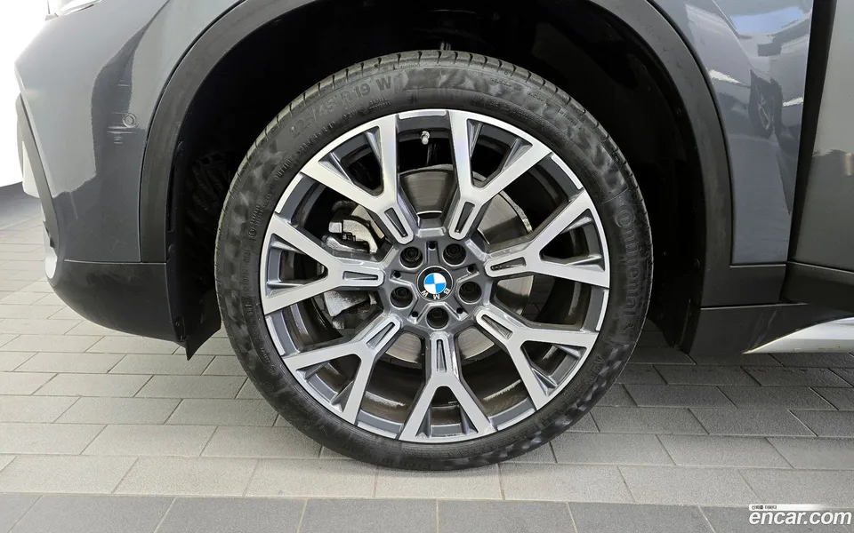 BMW X1 xDrive 20i xLine 2022 — thumbnail 5