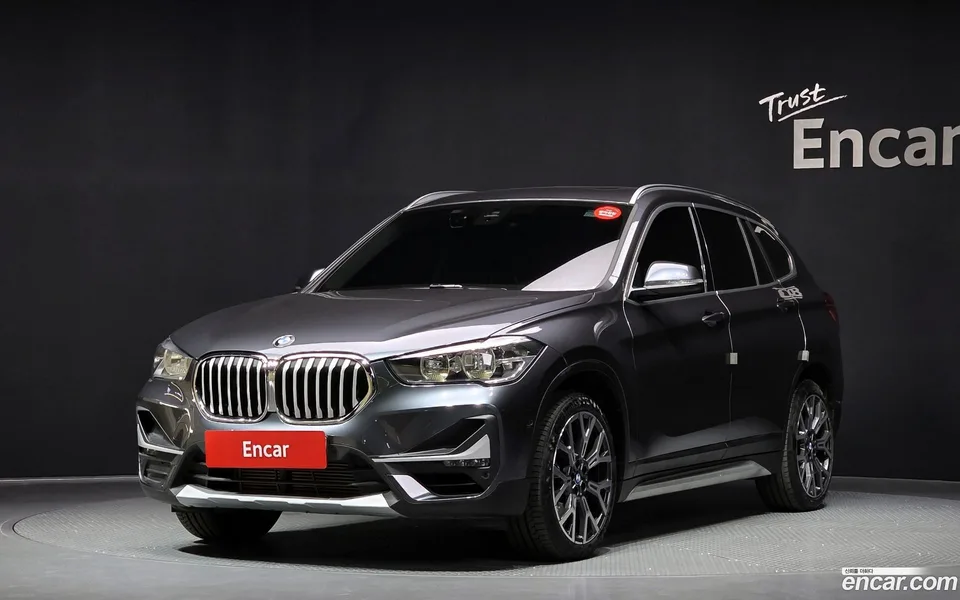 BMW X1 xDrive 20i xLine 2022 — photo 1, buy with delivery to Moscow