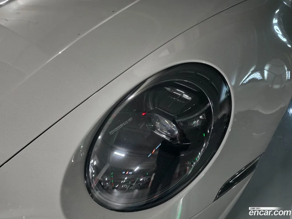 Porsche 911 (992) 4 GTS 2023 — миниатюра 4