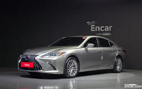 Lexus ES 300h 2022 купить в Москве
