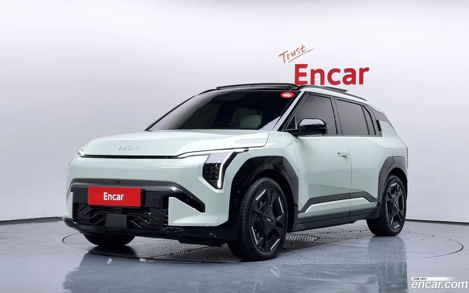 Kia EV3 2WD 2025 — фото 1, купить с доставкой в Москву