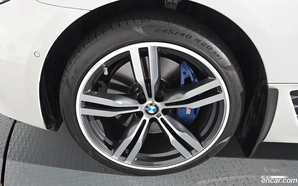 BMW 6 Series GT 640i xDrive M 2022 — thumbnail 5