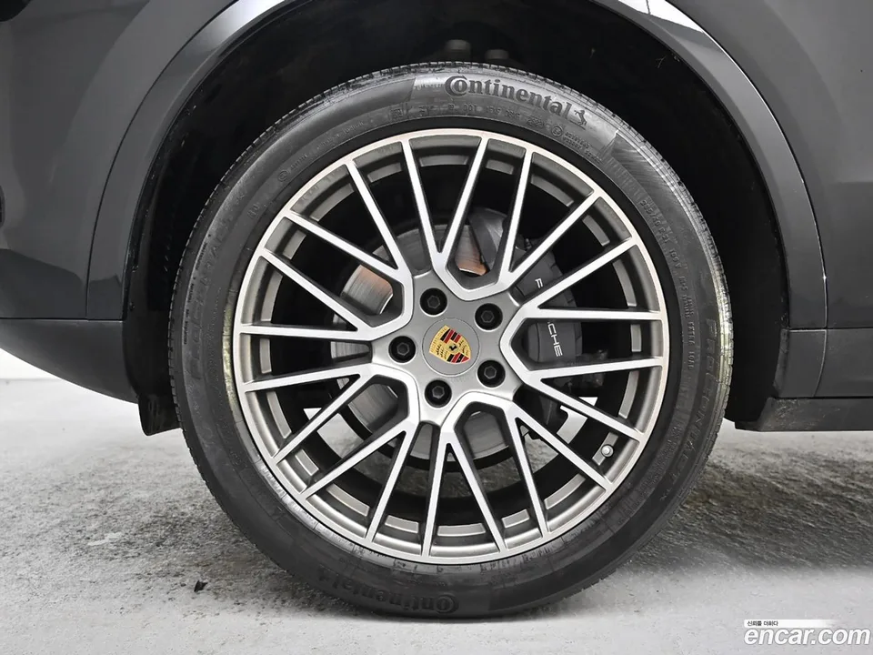 Porsche Cayenne 3.0 2023 — миниатюра 2
