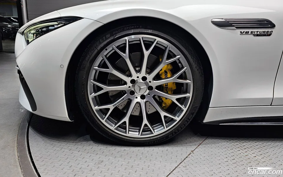 Mercedes-Benz SL-Class AMG SL63 4MATIC+ 2023 — миниатюра 2