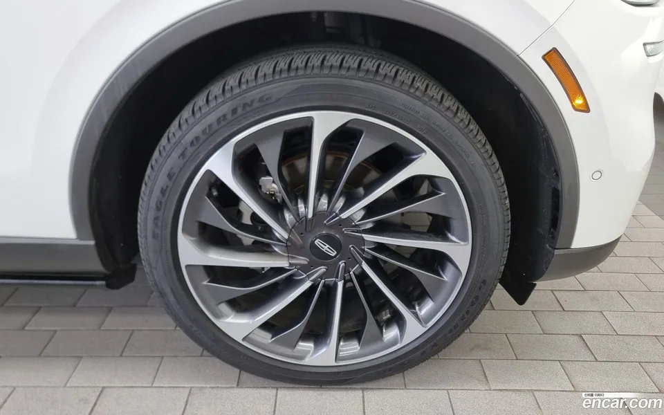 Lincoln Aviator 3.0 AWD 2023 — миниатюра 2