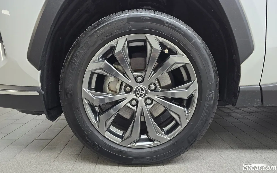 Toyota RAV4 2.5 4WD LTD 2023 — миниатюра 2