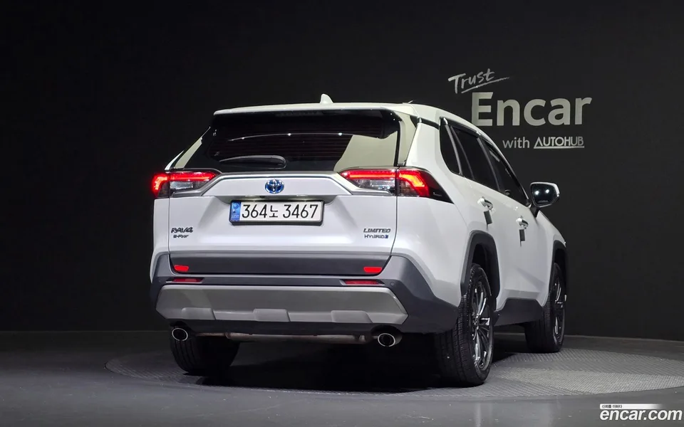 Toyota RAV4 2.5 4WD LTD 2023 — миниатюра 4