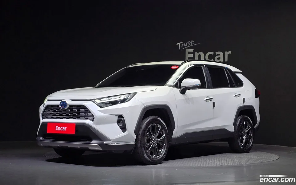 Toyota RAV4 2.5 4WD LTD 2023 — фото 1, купить с доставкой в Москву