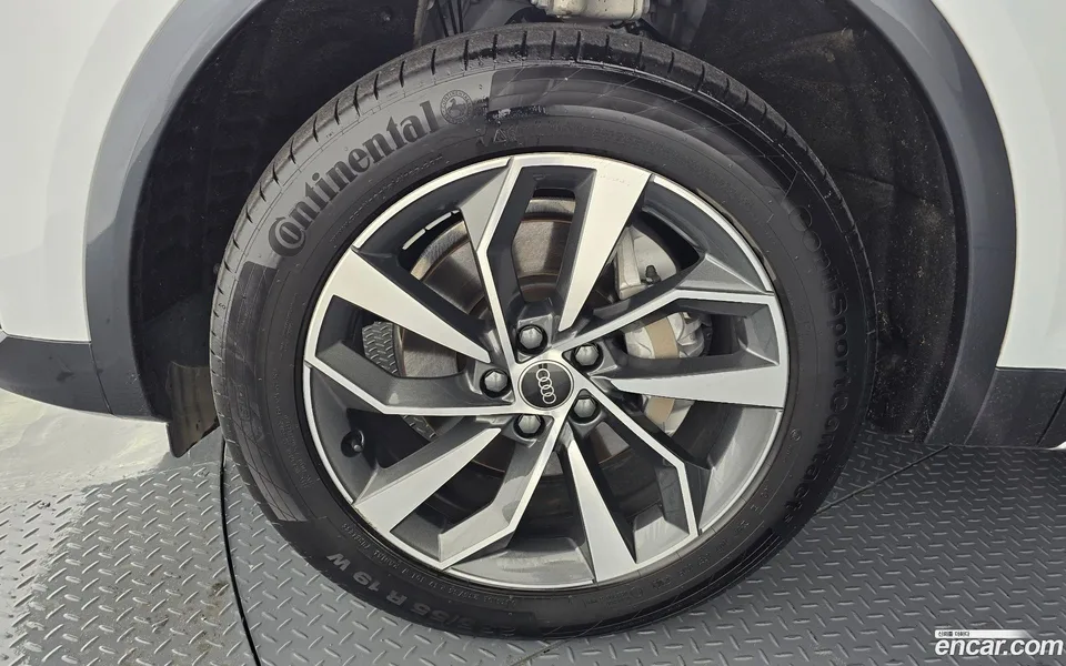 Audi Q5 45 TFSI 2023 — миниатюра 2