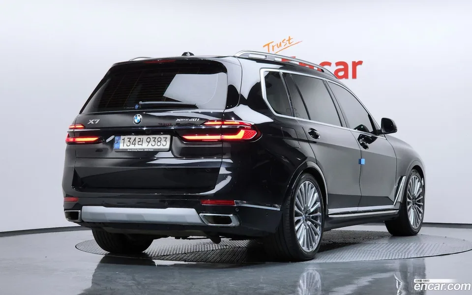 BMW X7 xDrive 40i 7 2023 — миниатюра 2