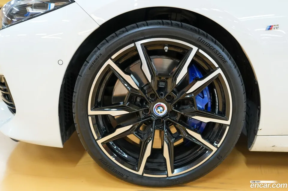 BMW 8 Series M850i xDrive 2023 — миниатюра 2