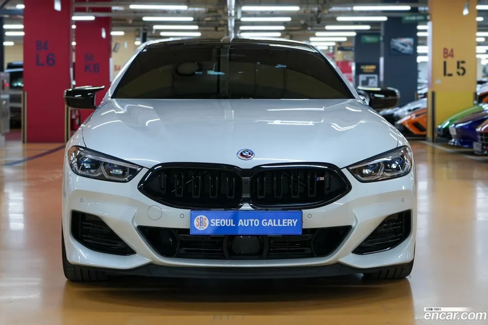 BMW 8 Series M850i xDrive 2023 — миниатюра 3