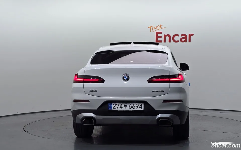 BMW X4 xDrive20i xLine 2023 — миниатюра 4