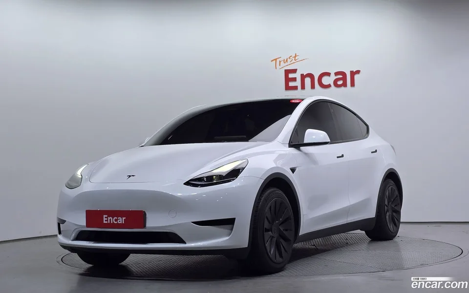 Tesla Model Y RWD 2023 — фото 1, купить с доставкой в Москву