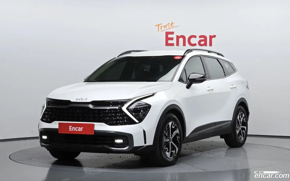 Kia Sportage Hybrid 2WD 2023 — фото 1, купить с доставкой в Москву