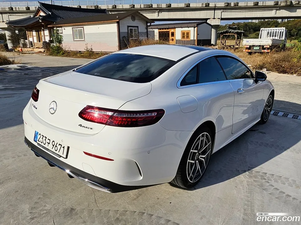 Mercedes-Benz E-Class E300d 4MATIC 2023 — миниатюра 4