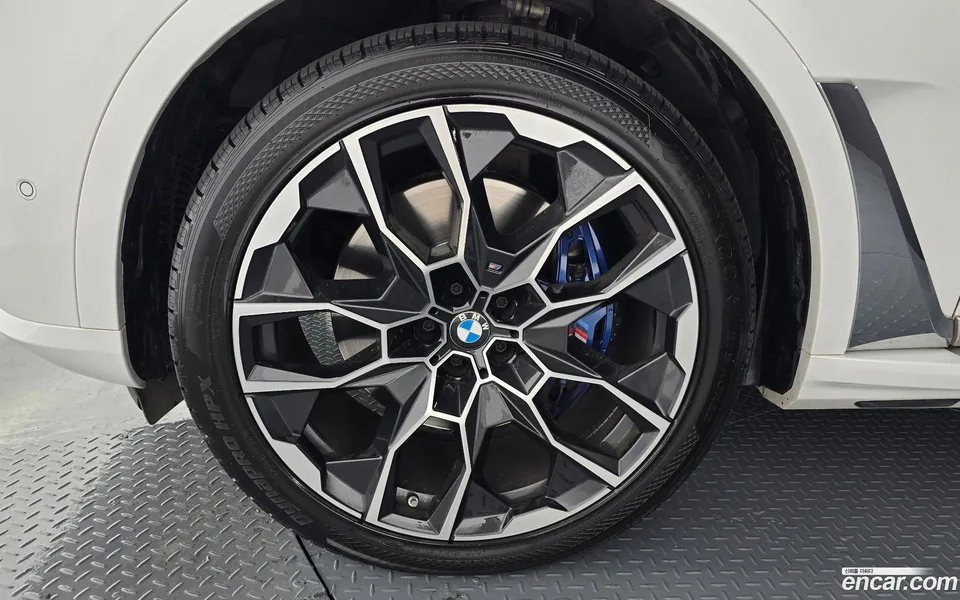 BMW X7 xDrive 40i M 7 2023 — миниатюра 2