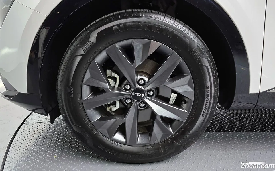 Kia Sportage 1.6 2WD 2023 — миниатюра 2