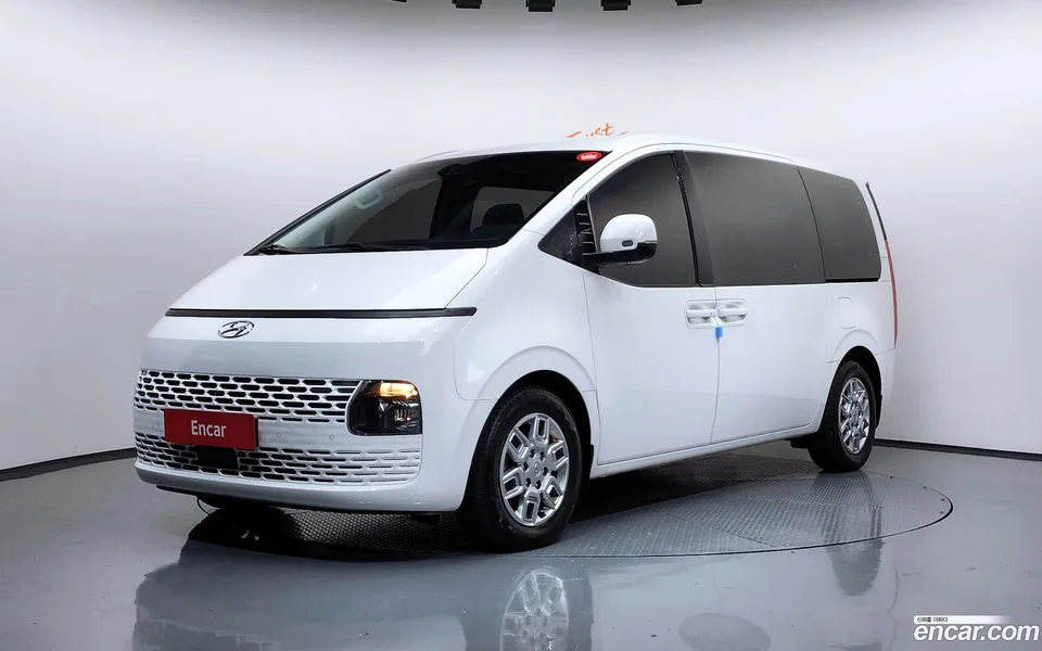 Hyundai Staria 4WD 9 2022 — фото 1, купить с доставкой в Москву