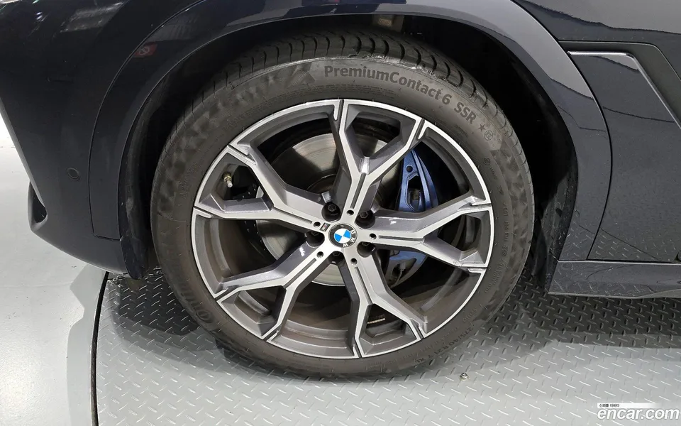BMW X6 xDrive40i M 2022 — миниатюра 2