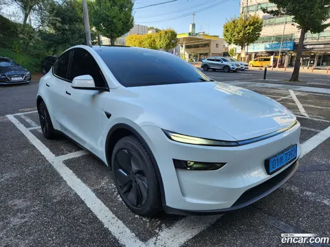 Tesla Model Y 2025 buy in Moscow