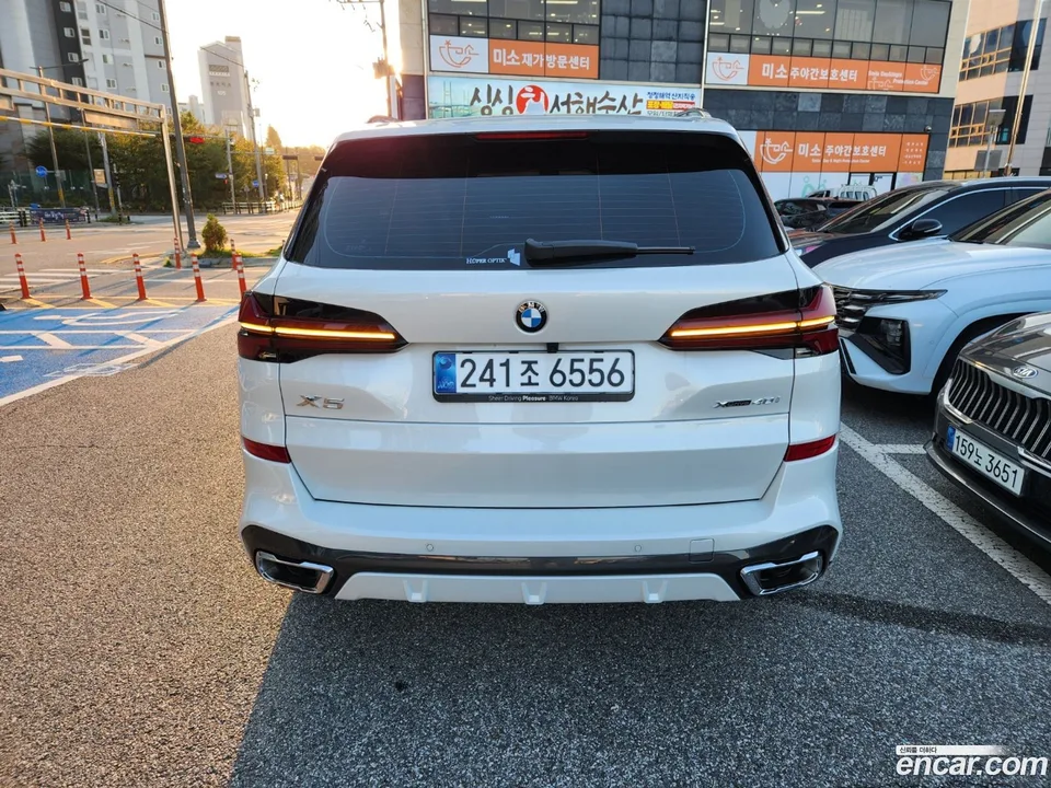 BMW X5 xDrive 40i M 2025 — миниатюра 5