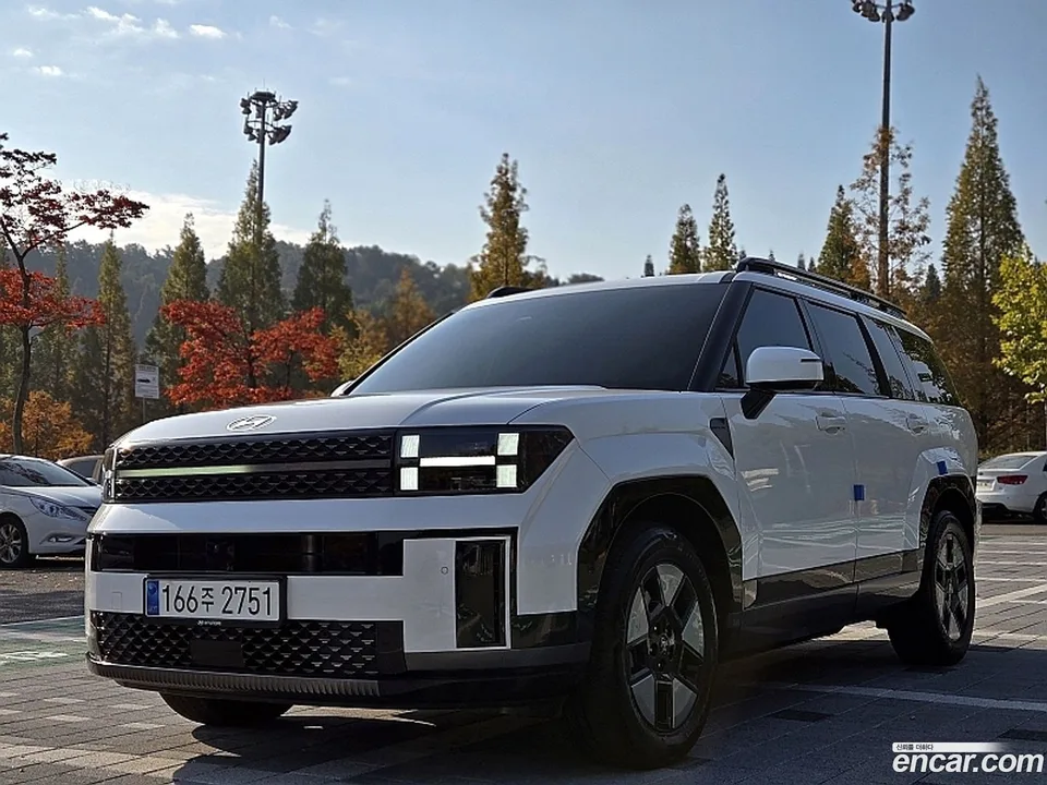 Hyundai SantaFe HEV 1.6 2WD 2023 — фото 1, купить с доставкой в Москву