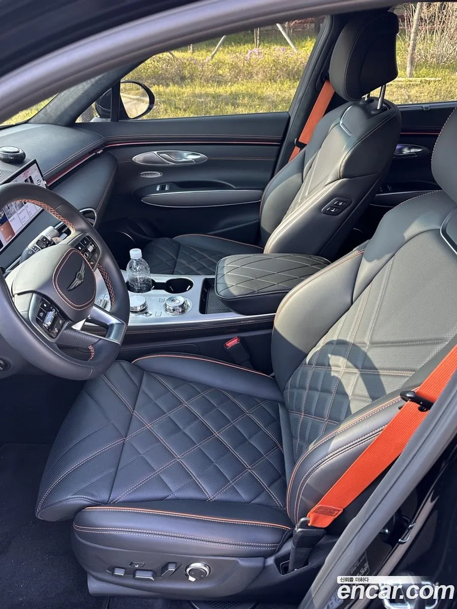 Genesis GV70 2.5T 2WD 2024 — миниатюра 2