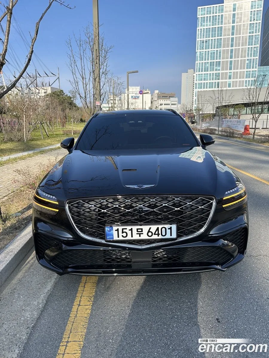 Genesis GV70 2.5T 2WD 2024 — фото 1, купить с доставкой в Москву