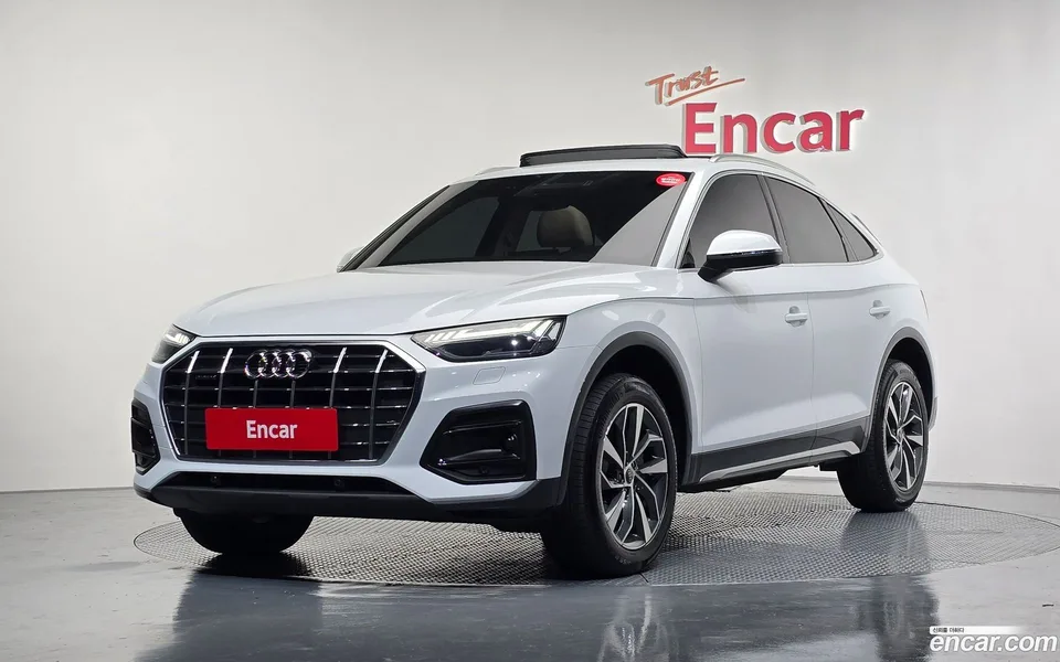 Audi Q5 45 TFSI 2023 — фото 1, купить с доставкой в Москву