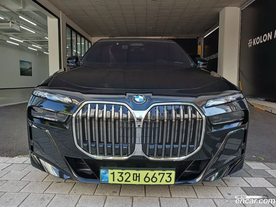 BMW 7 Series 740d xDrive M 2025 — фото 1, купить с доставкой в Москву