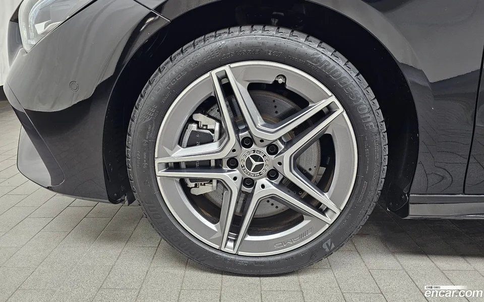 Mercedes-Benz CLA-Class CLA250 4MATIC 2025 — миниатюра 5