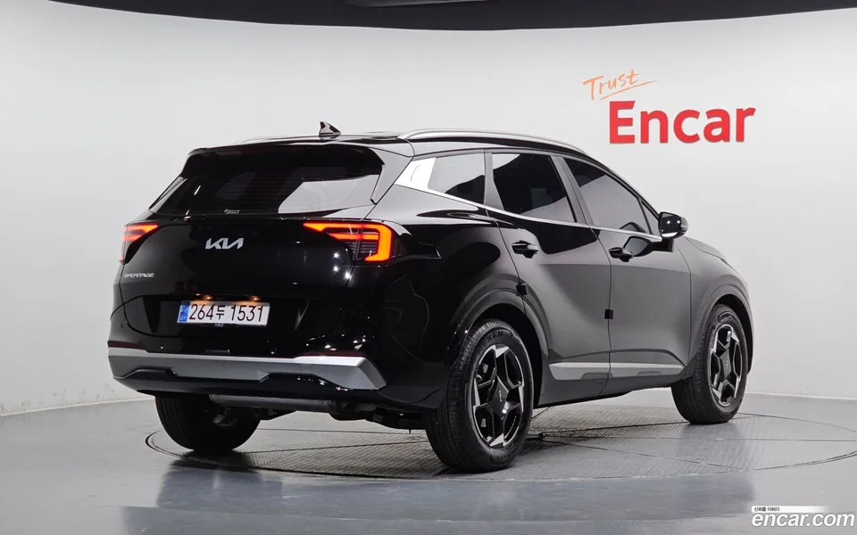 Kia Sportage 1.6 2WD 2024 — фото 1, купить с доставкой в Москву