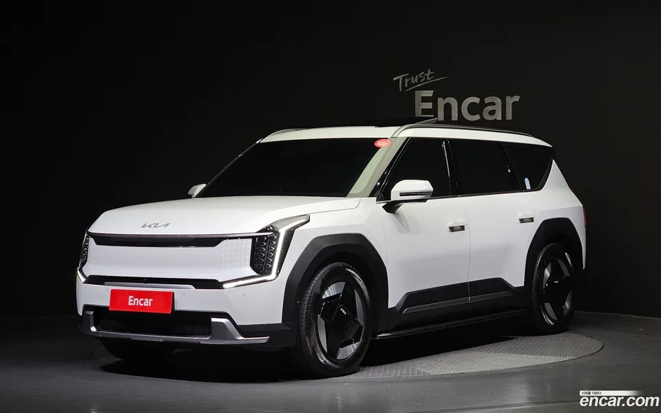 Kia EV9 2WD 2024 — фото 1, купить с доставкой в Москву