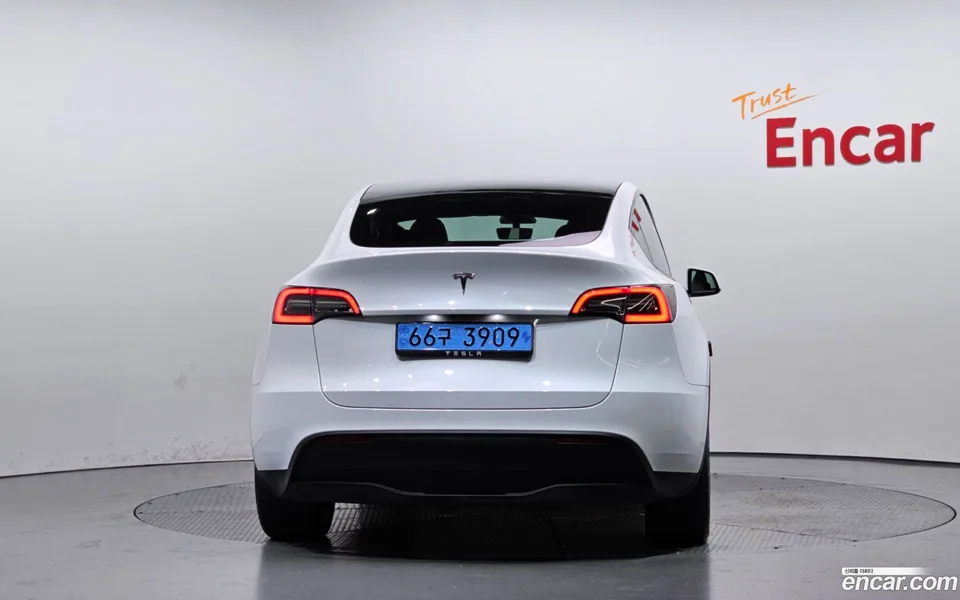 Tesla Model Y RWD 2023 — миниатюра 4