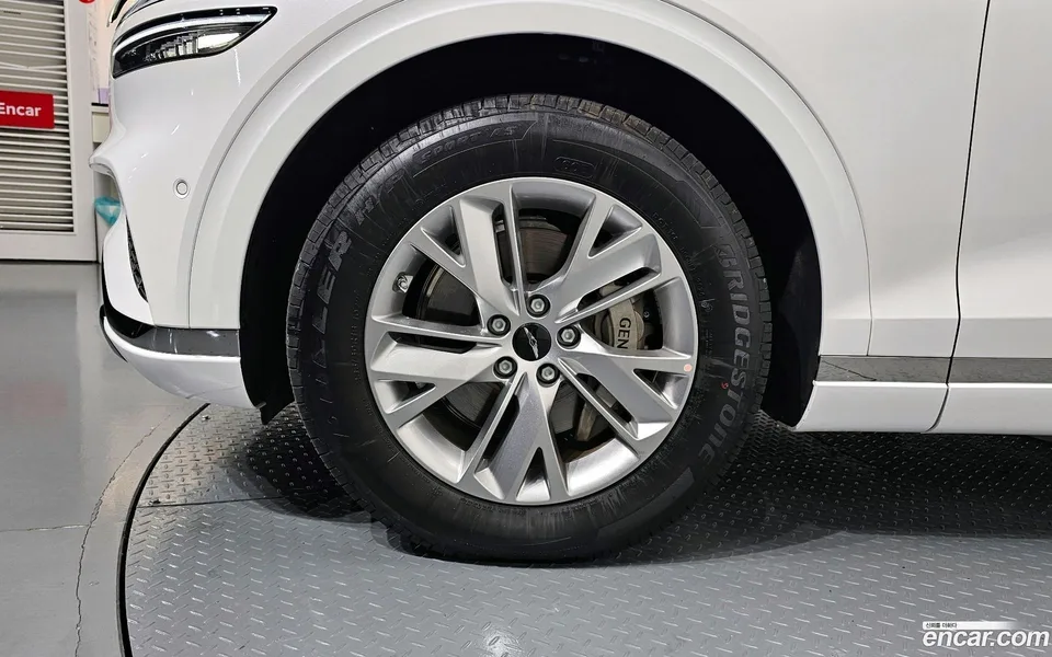 Genesis GV70 2.5T AWD 2024 — миниатюра 2