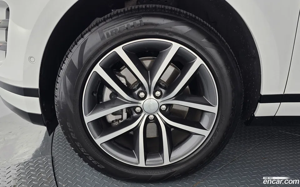 Land Rover Range Rover Evoque P250 SE 2024 — миниатюра 2