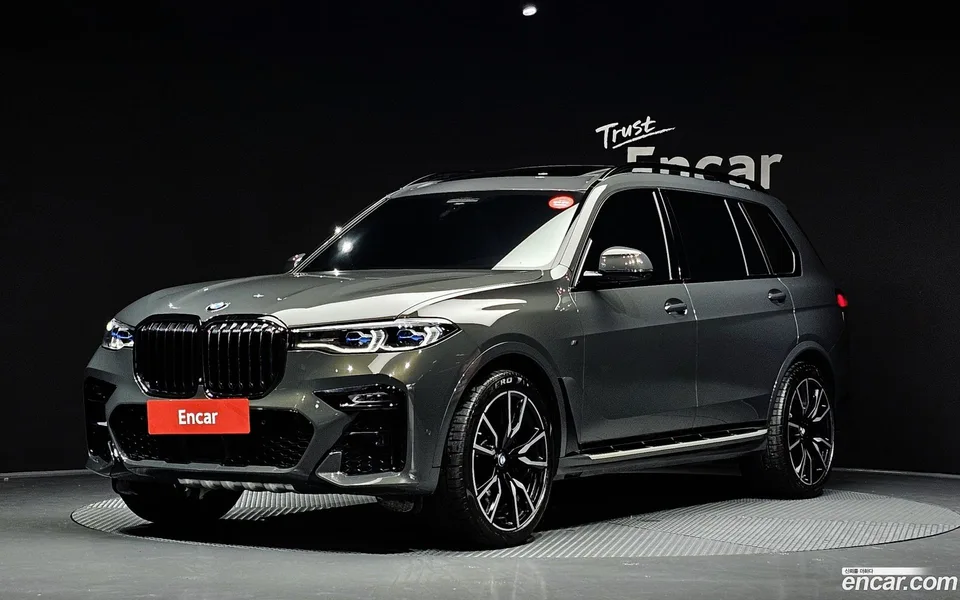 BMW X7 xDrive 40i M 6 2022 — фото 1, купить с доставкой в Москву