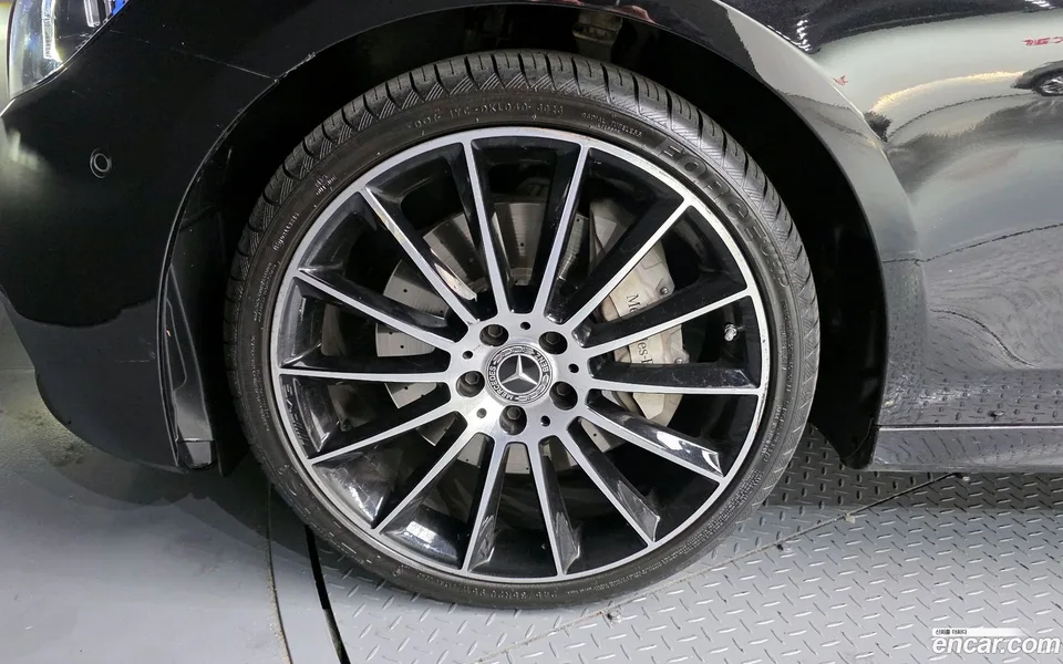 Mercedes-Benz E-Class E350 4MATIC AMG Line 2022 — миниатюра 2