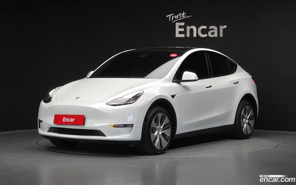 Tesla Model Y AWD 2022 — фото 1, купить с доставкой в Москву