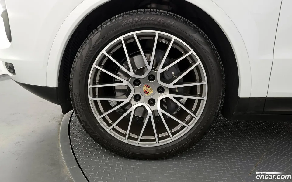 Porsche Cayenne 3.0 2023 — миниатюра 5