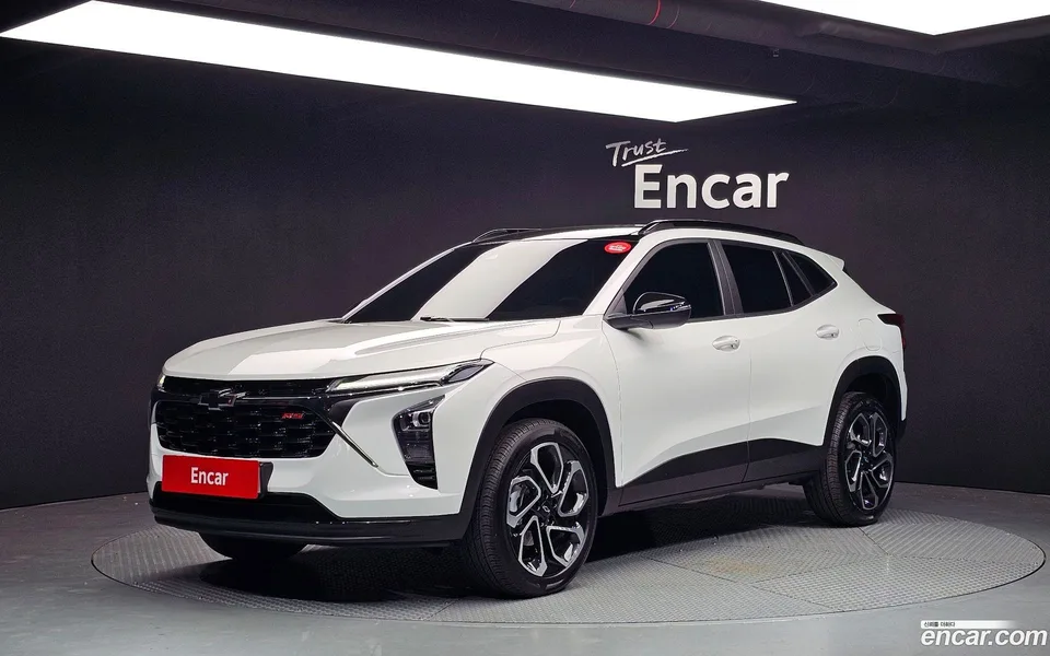 Chevrolet Trax Crossover 1.2 RS 2023 — фото 1, купить с доставкой в Москву