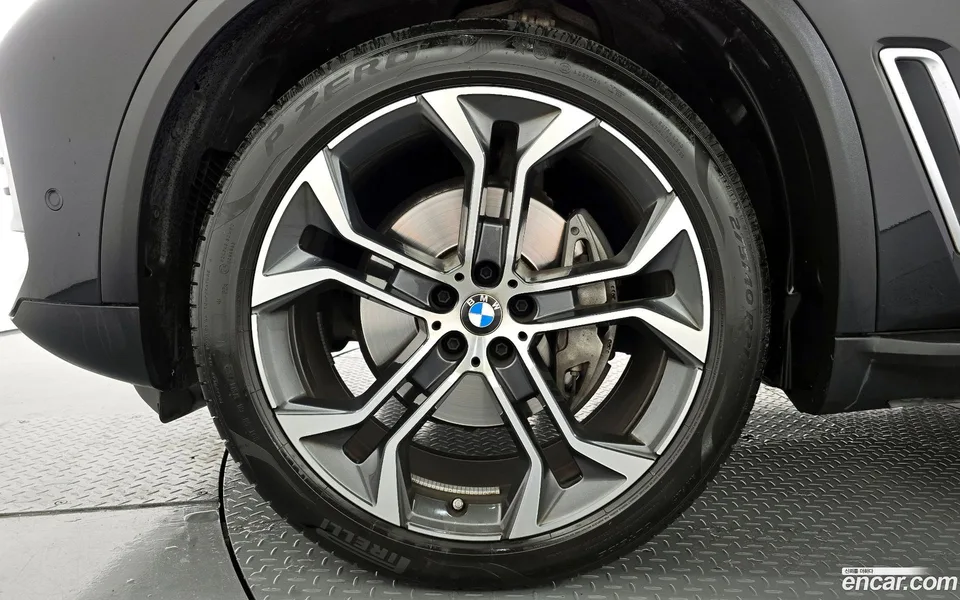 BMW X5 xDrive 30d xLine 2023 — миниатюра 2