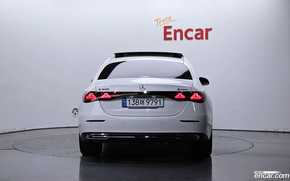 Mercedes-Benz E-Class E300 4MATIC 2024 — миниатюра 4