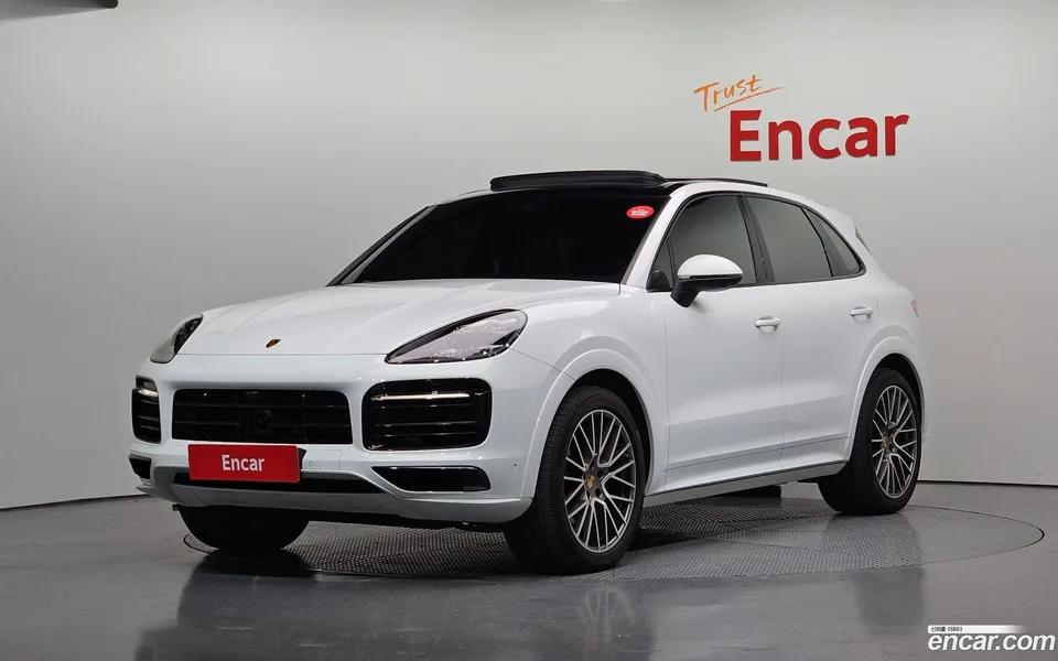 Porsche Cayenne 3.0 2023 — фото 1, купить с доставкой в Москву